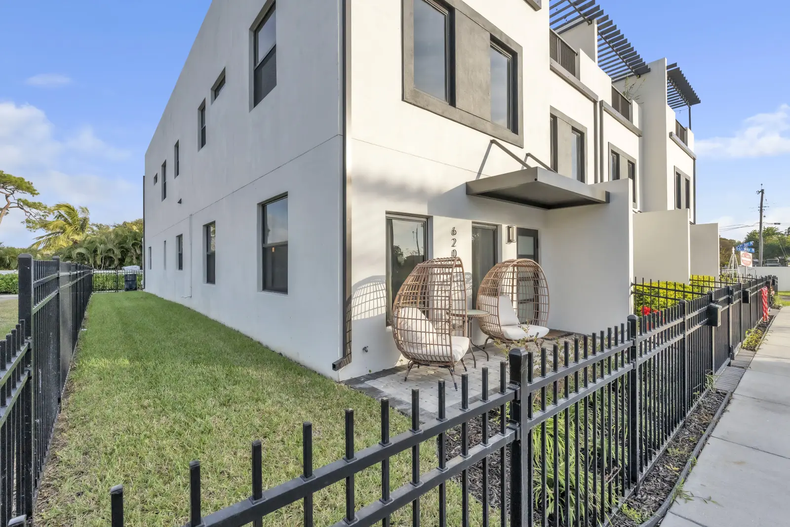 Exterior residence 6207 at Latitudes in the Park, Pinellas Park FL, photo 1