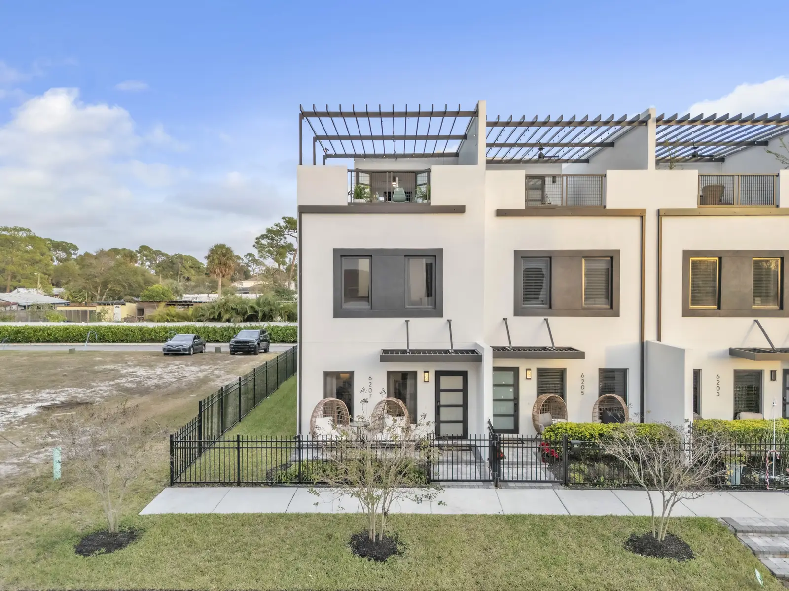 Exterior residence 6207 at Latitudes in the Park, Pinellas Park FL, photo 2